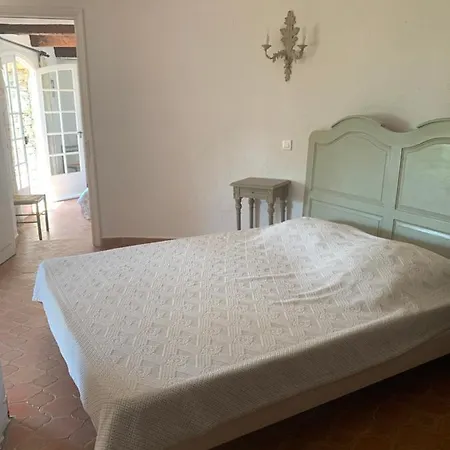 Holiday home Lesabledondine Le Lavandou